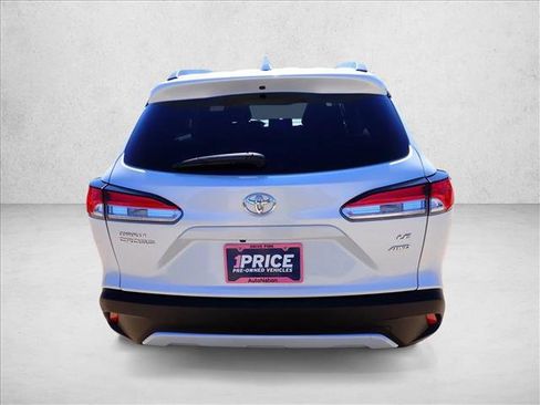 Used 2024 Toyota Corolla Cross LE AWD/4WD image 3
