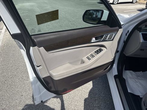 Used 2018 Genesis G80 3.8 w/ Option Group 03 RWD image 17
