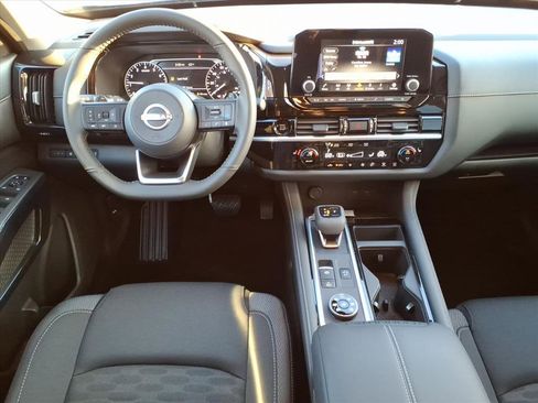 New 2025 Nissan Pathfinder SV image 12