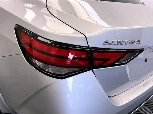 Certified 2021 Nissan Sentra SV image 25