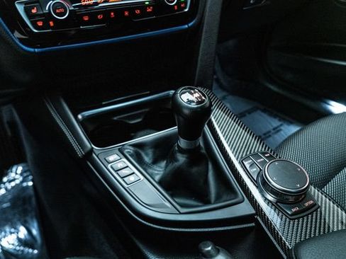 Used 2018 BMW M3 RWD image 27