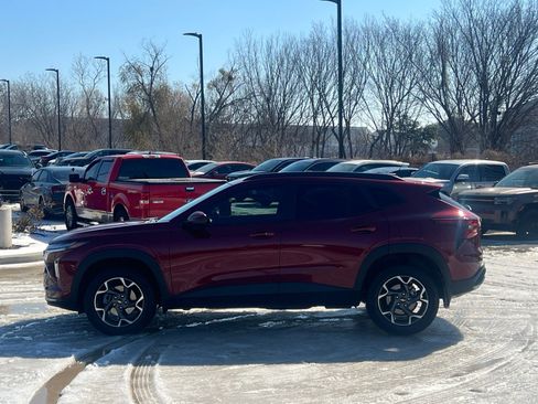 Used 2025 Chevrolet Trax LT w/ Driver Confidence Package image 6
