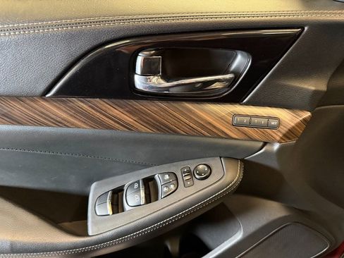 Used 2016 Nissan Maxima Platinum w/ Interior Lighting Package image 21