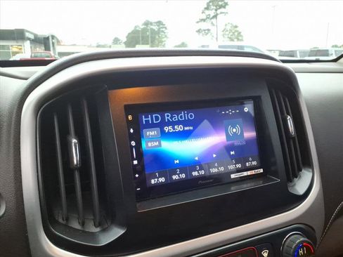 Used 2015 GMC Canyon SLE w/ SLE Convenience Package image 12