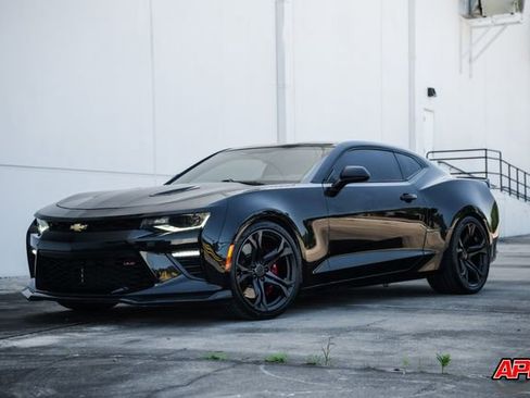 Used 2018 Chevrolet Camaro SS image 32