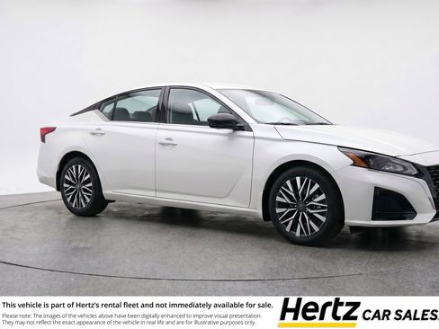 Used 2025 Nissan Altima 2.5 SV FWD image 1