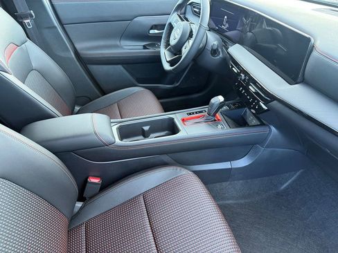 New 2026 Nissan Kicks SR image 17