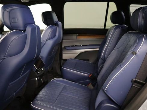 New 2026 Cadillac Vistiq Premium Luxury image 26