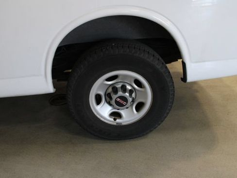 Used 2018 GMC Savana 2500 Extended RWD image 35