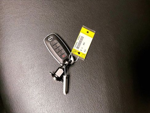 Used 2025 Nissan Sentra SR w/ SR Premium Package image 31