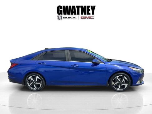Used 2023 Hyundai Elantra Limited w/ Winter Weather Package FWD image 2