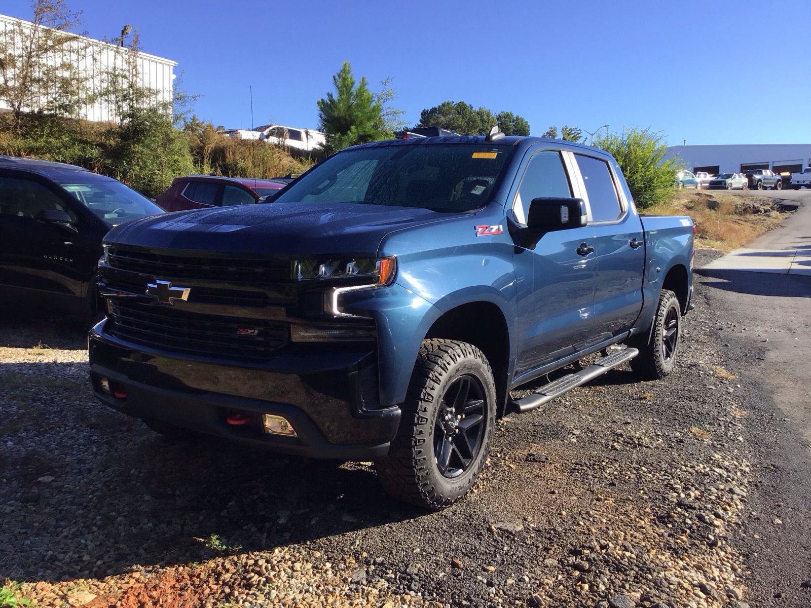 Used 2021 Chevrolet Silverado 1500 LT Trail Boss w/ Convenience Package II AWD/4WD image 2