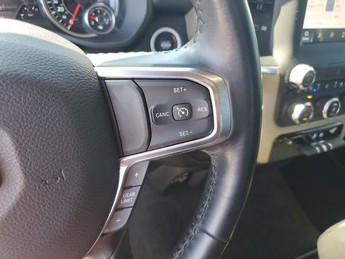 Used 2022 RAM 1500 Laramie AWD/4WD image 17