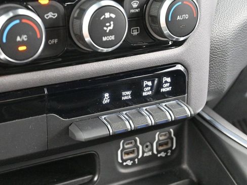 Used 2022 RAM 1500 Laramie AWD/4WD image 23