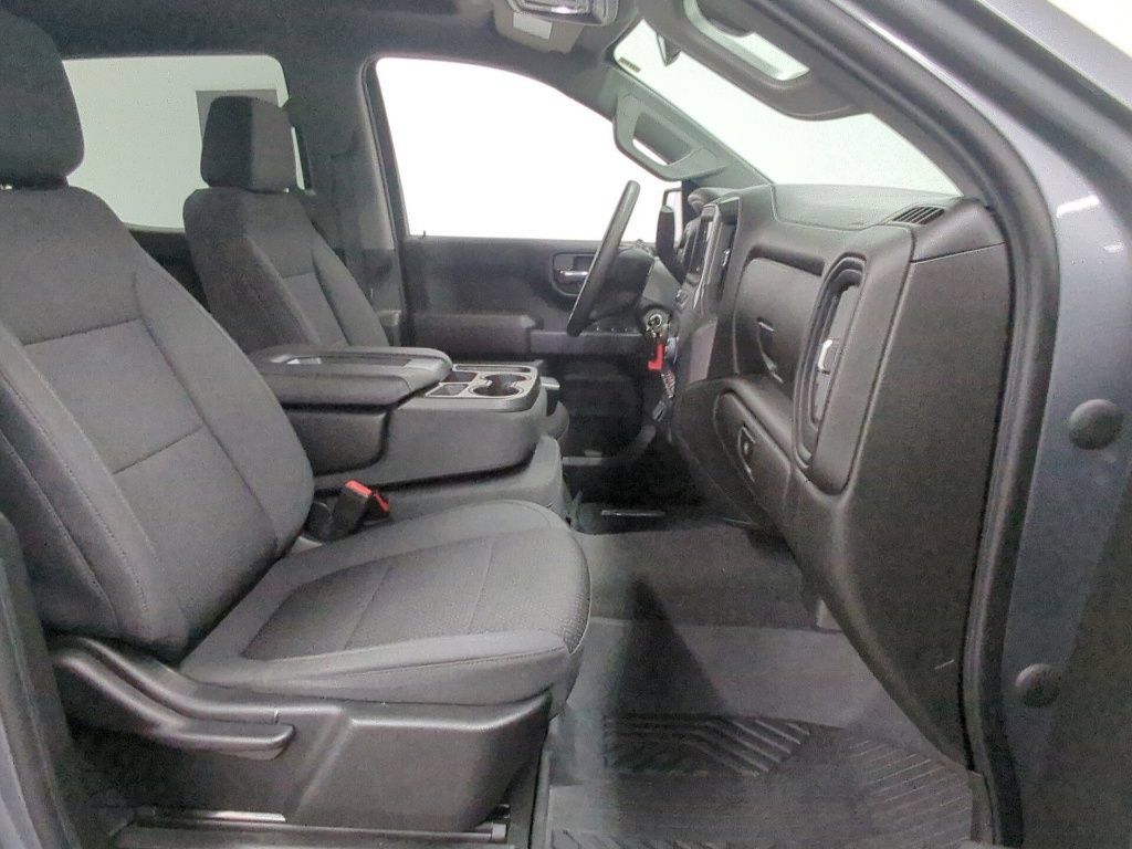 Used 2022 Chevrolet Silverado 1500 Custom Trail Boss AWD/4WD image 29