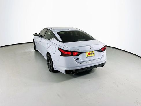 Certified 2023 Nissan Altima 2.5 SR FWD image 7