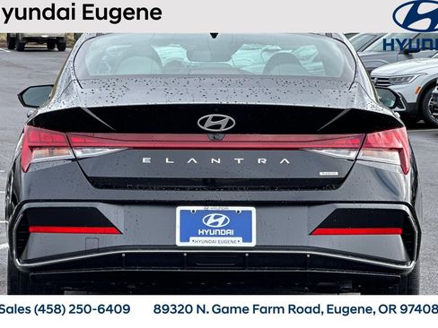 New 2025 Hyundai Elantra Limited image 5