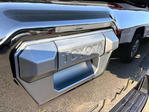 Certified 2026 Toyota Tacoma SR5 AWD/4WD image 29