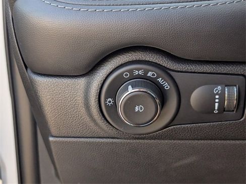 Used 2021 Dodge Durango GT image 21