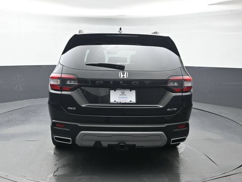 Used 2025 Honda Pilot Elite image 5