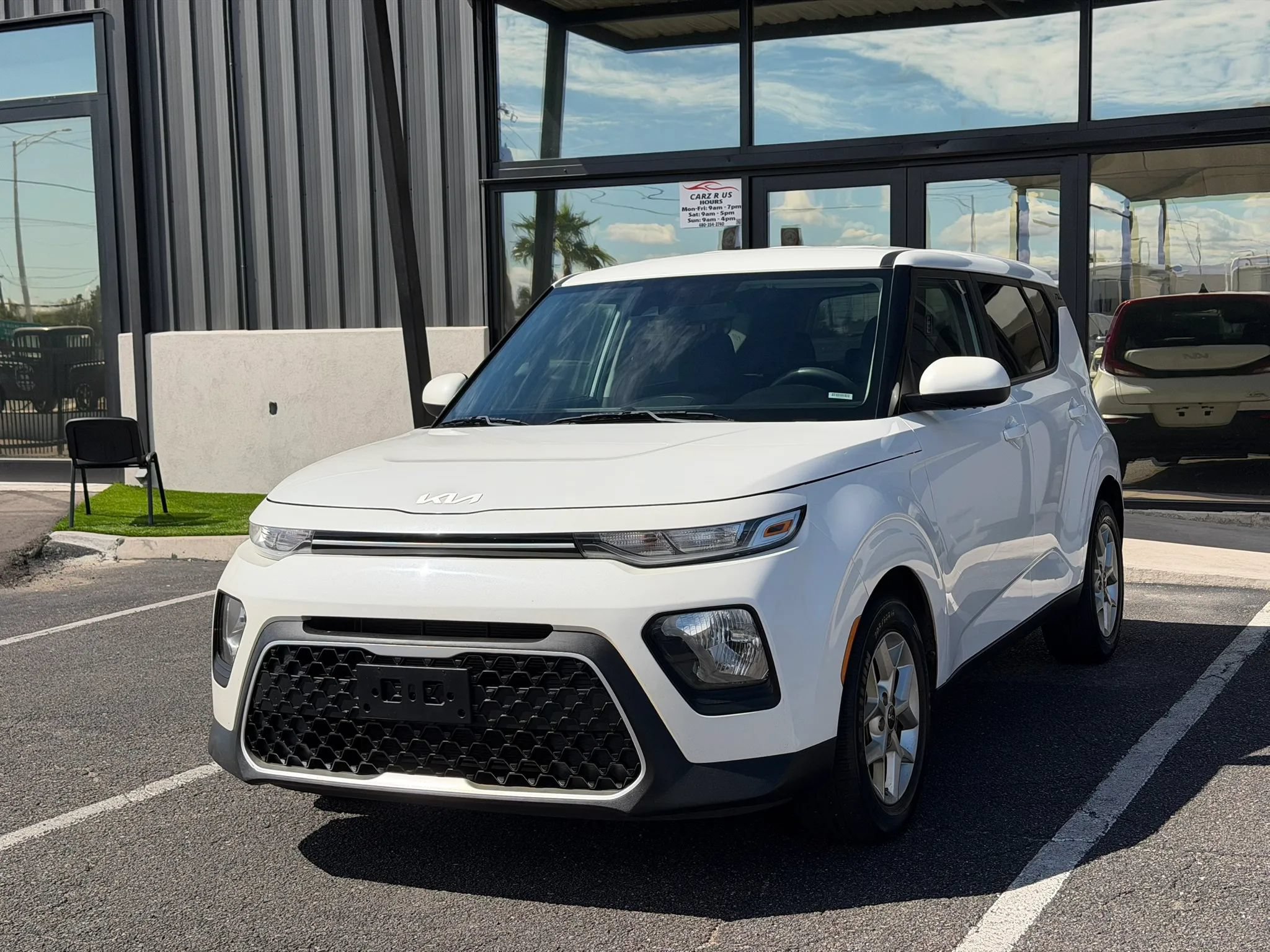 Used 2022 Kia Soul LX w/ Technology Package FWD image 1