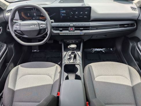 Used 2025 Kia K4 FWD image 28