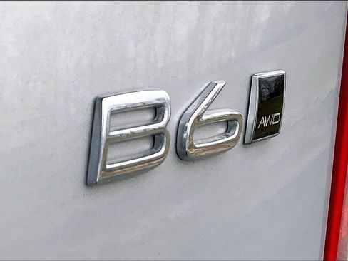 Certified 2024 Volvo XC90 B6 Ultimate w/ Protection Package Premier image 24