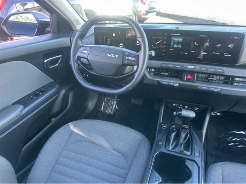 Certified 2025 Kia K4 EX image 12
