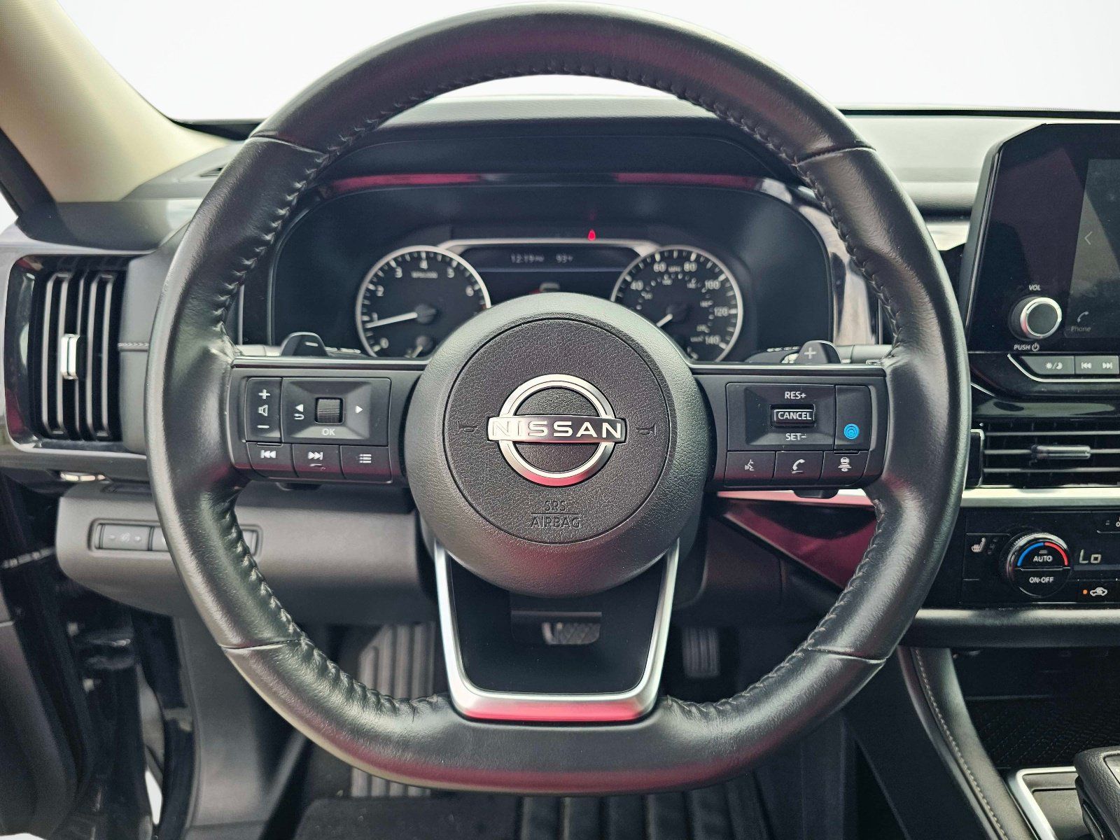 Used 2024 Nissan Pathfinder SV FWD image 18