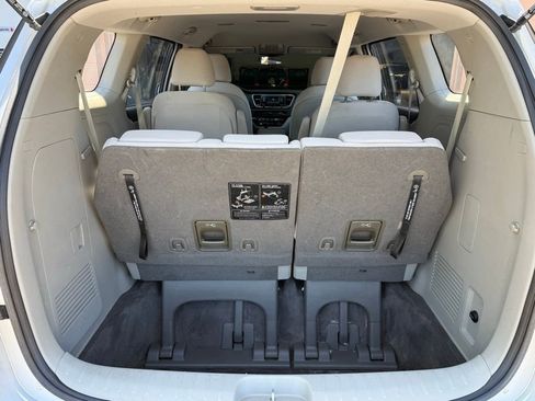 Used 2018 Kia Sedona L FWD image 13