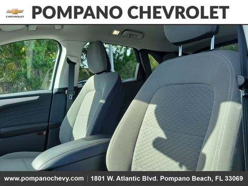 Used 2022 Ford Escape SE w/ SE Sport Appearance Package image 24