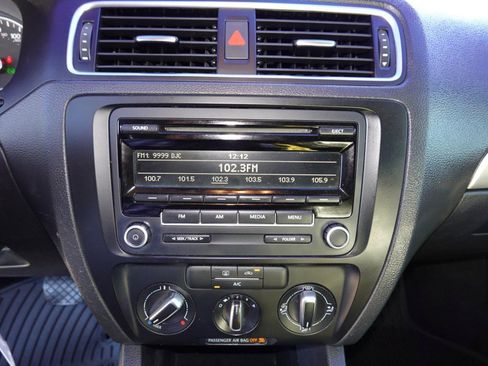 Used 2013 Volkswagen Jetta SE image 14