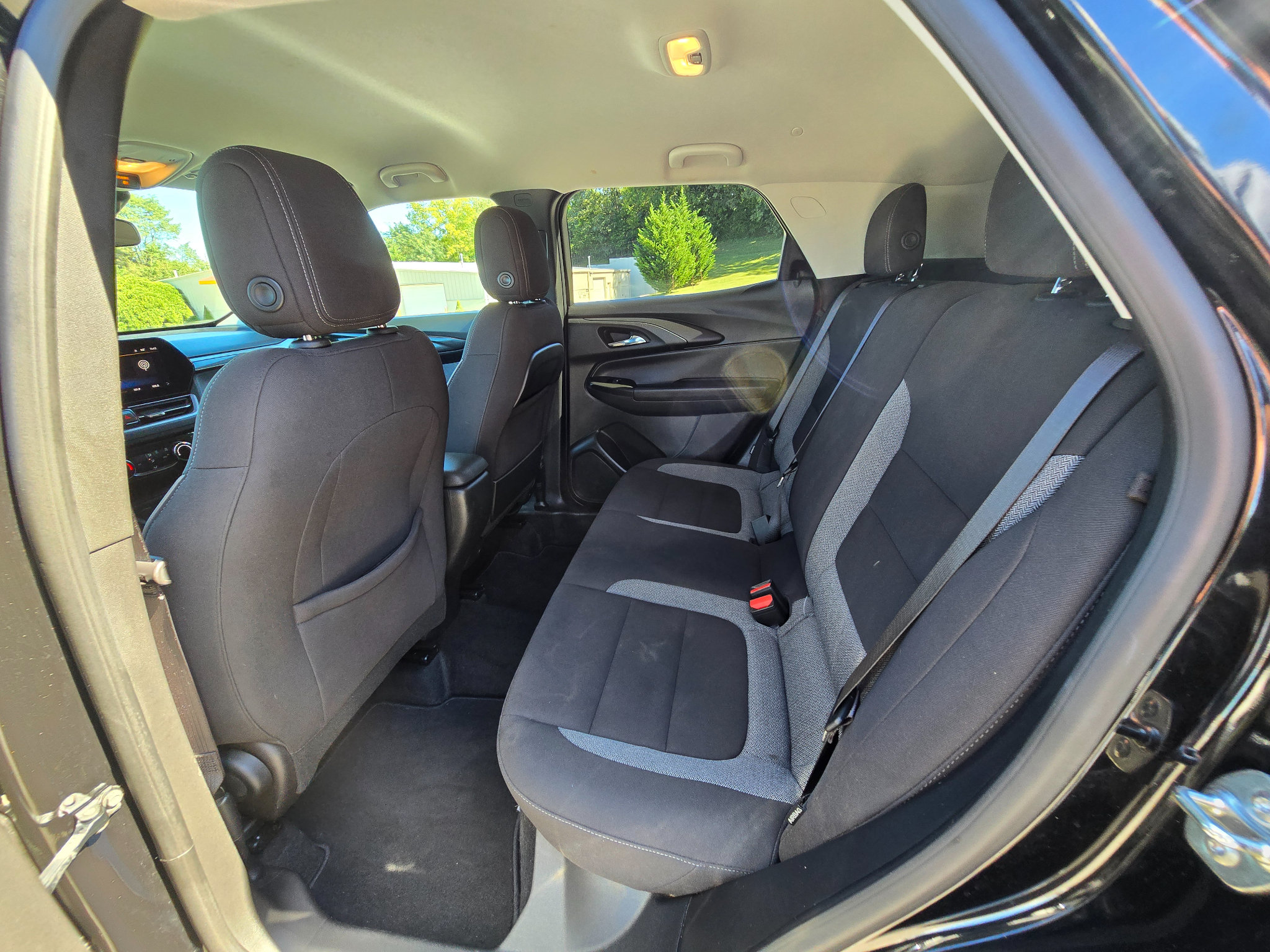 Used 2025 Chevrolet TrailBlazer LT AWD/4WD image 14