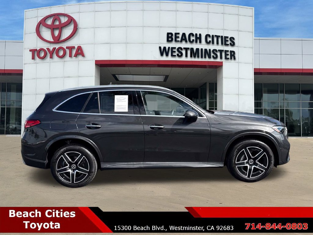 Used 2025 Mercedes-Benz GLC 300 4MATIC image 13