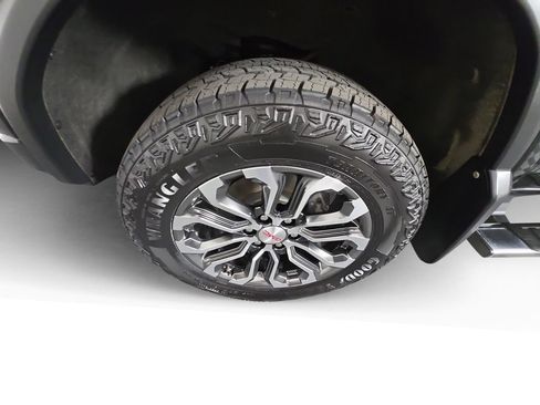 Certified 2024 GMC Canyon Denali AWD/4WD image 14