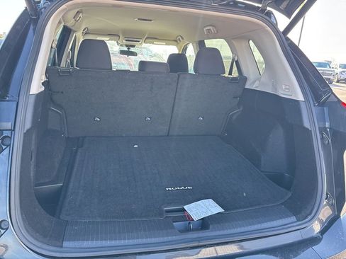 Used 2025 Nissan Rogue SV AWD/4WD image 12