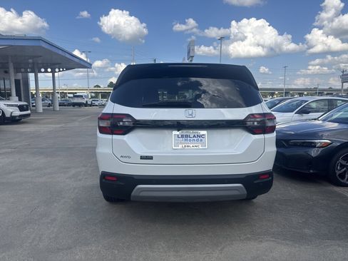 New 2025 Honda Pilot EX-L image 5