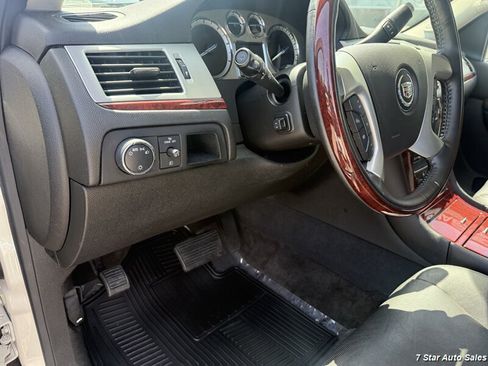 Used 2013 Cadillac Escalade Premium AWD/4WD image 8