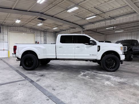 Used 2020 Ford F450 Platinum w/ FX4 Off-Road Package AWD/4WD image 2