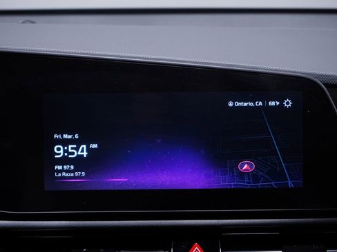 Used 2025 Kia Niro SX Touring image 12