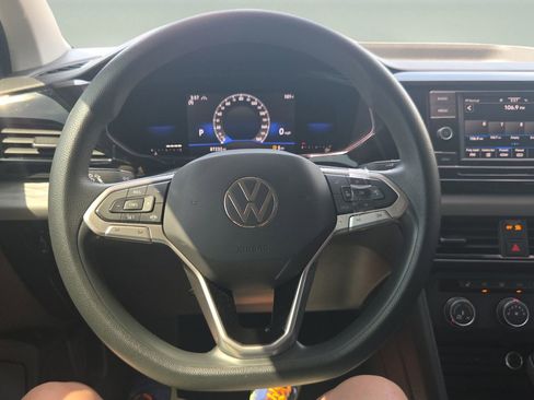 Used 2022 Volkswagen Taos S image 11