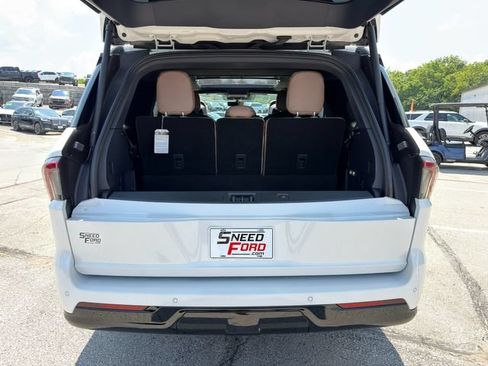 Used 2025 Lincoln Navigator Black Label AWD/4WD image 14