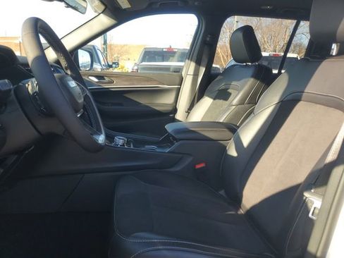 New 2026 Jeep Grand Cherokee Altitude AWD/4WD image 10