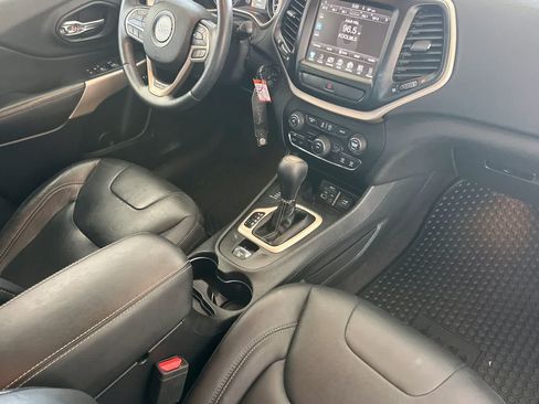 Used 2017 Jeep Cherokee Latitude w/ True North Edition AWD/4WD image 16