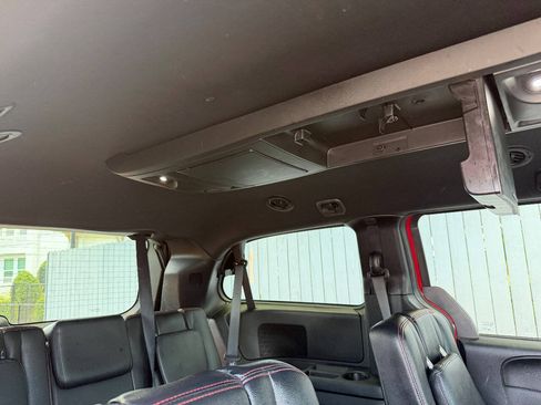 Used 2016 Dodge Grand Caravan R/T FWD image 8