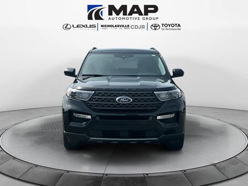 Used 2023 Ford Explorer XLT w/ Equipment Group 202A AWD/4WD image 8