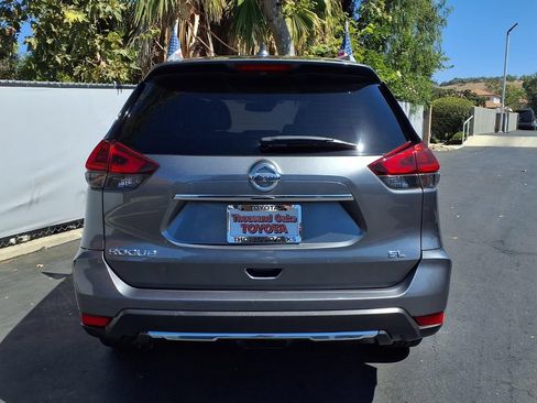 Used 2018 Nissan Rogue SL FWD image 6