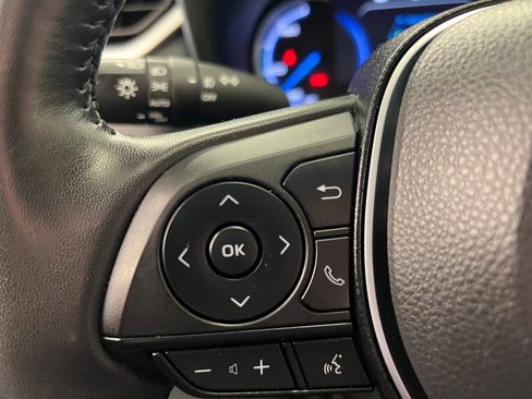 Used 2023 Toyota RAV4 XLE Premium image 18