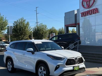 Certified 2024 Toyota Highlander LE