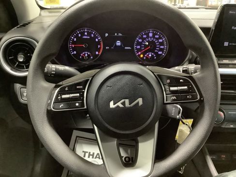 Certified 2023 Kia Forte LXS w/ LXS Technology Package image 28